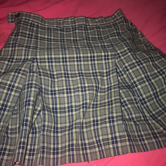 A school skirt - Picture 1 of 1